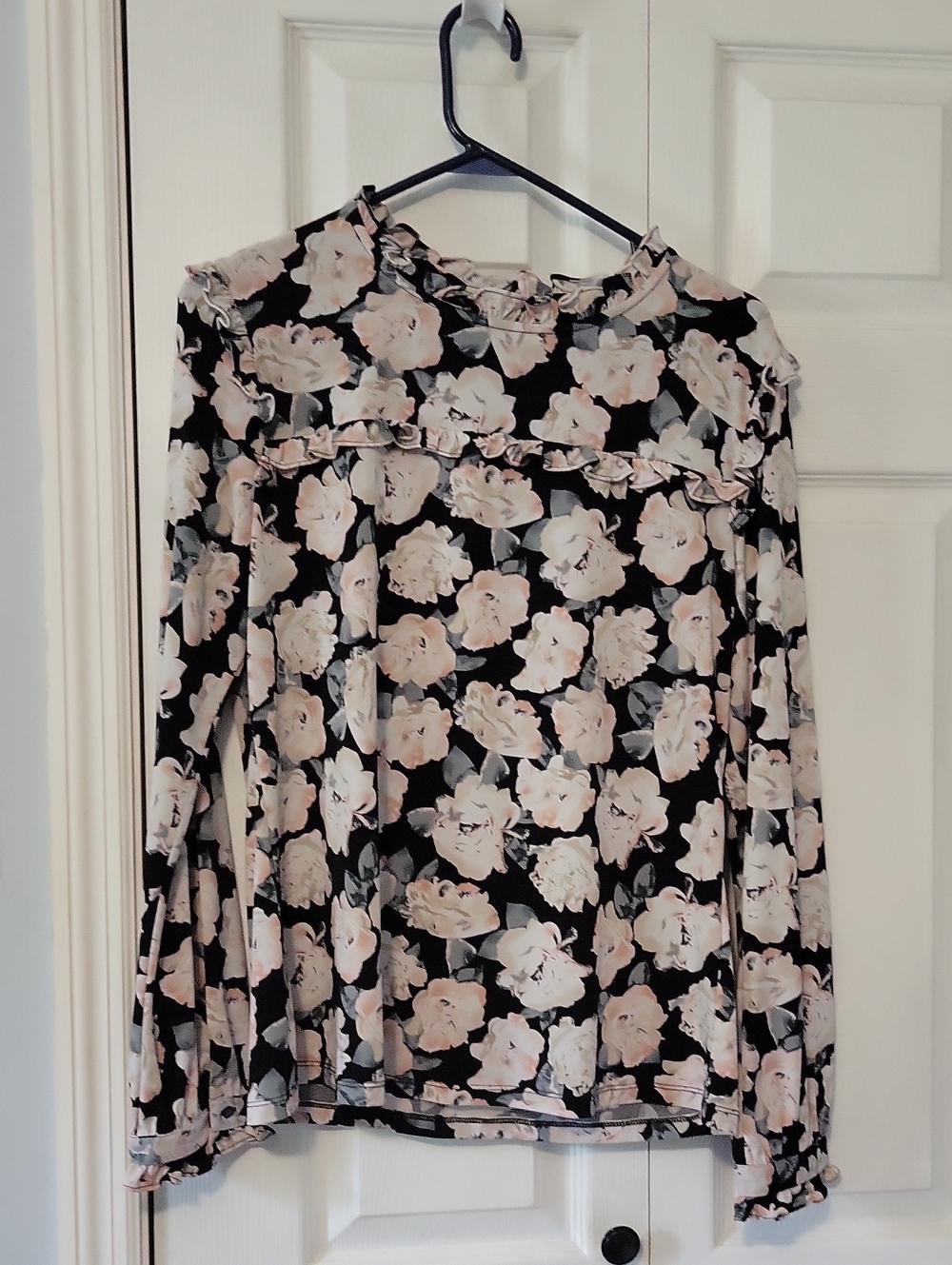 Karl Lagerfeld Black Long-Sleeve Floral Ruffle Top With Blush Floral
